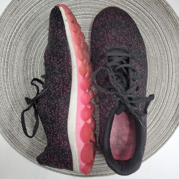 🔥4/$25 Women’s Sneakers Black & Pink Lace Up Athletic Sneakers Size 8 - Picture 1 of 4